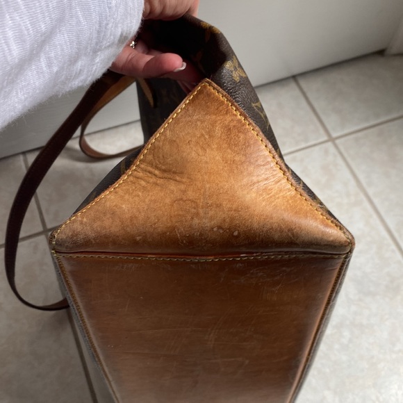 Authentic Louis Vuitton Monogram Cabas Mezzo Tote - Picture 8 of 16